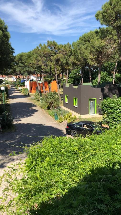 Villaggio Mithos Misano Adriatico Exteriör bild