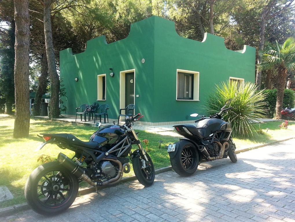 Villaggio Mithos Misano Adriatico Exteriör bild