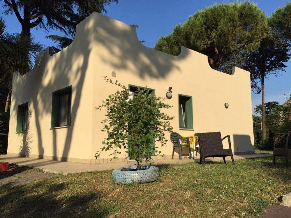 Villaggio Mithos Misano Adriatico Exteriör bild