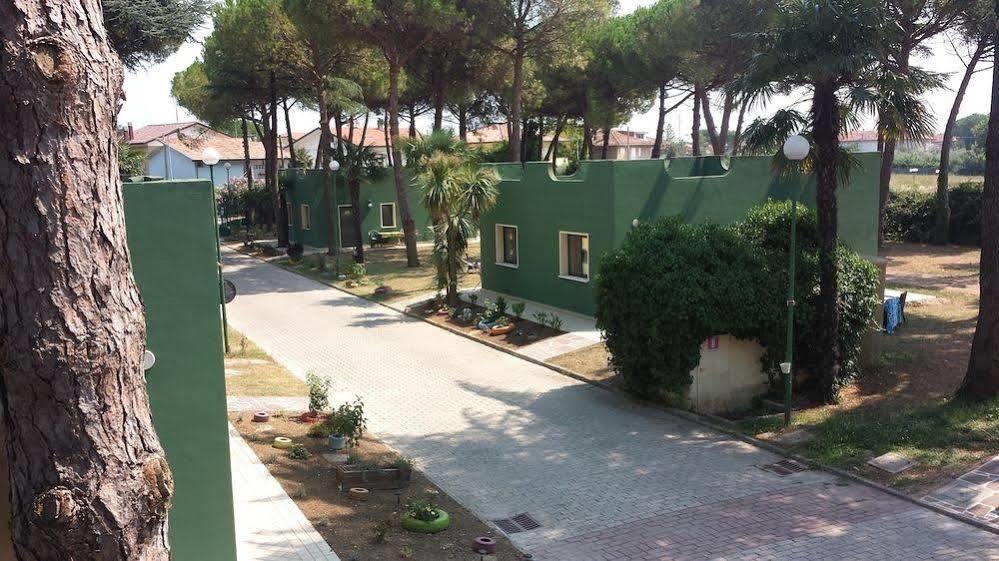 Villaggio Mithos Misano Adriatico Exteriör bild