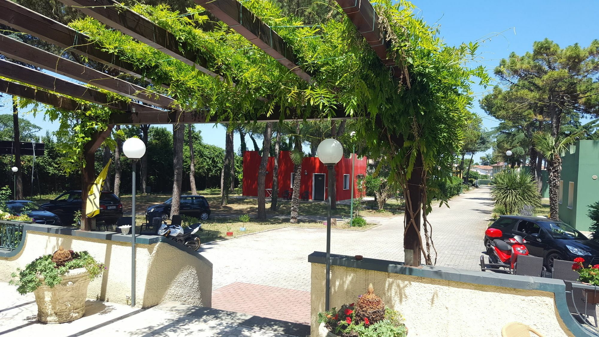 Villaggio Mithos Misano Adriatico Exteriör bild